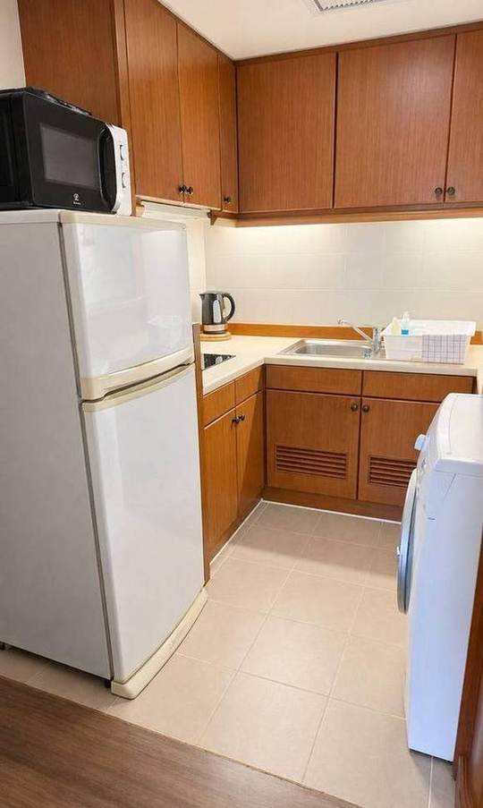 Bliston Suwan Park View · 1-Bedroom: Kitchen with washing machine