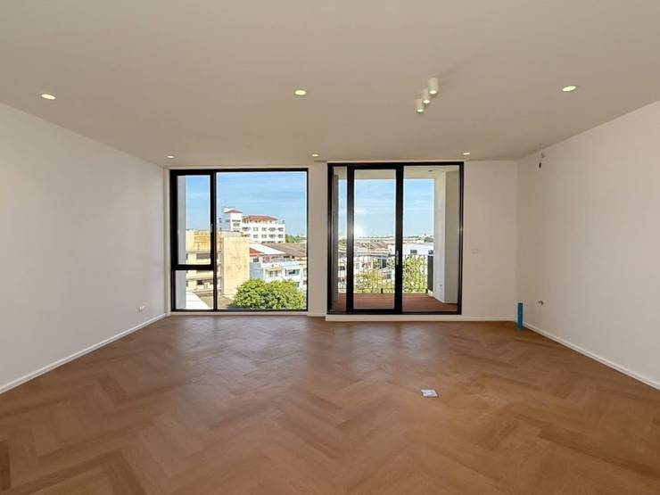 Pridi 14 Townhome & Home Office: Upper-floor room