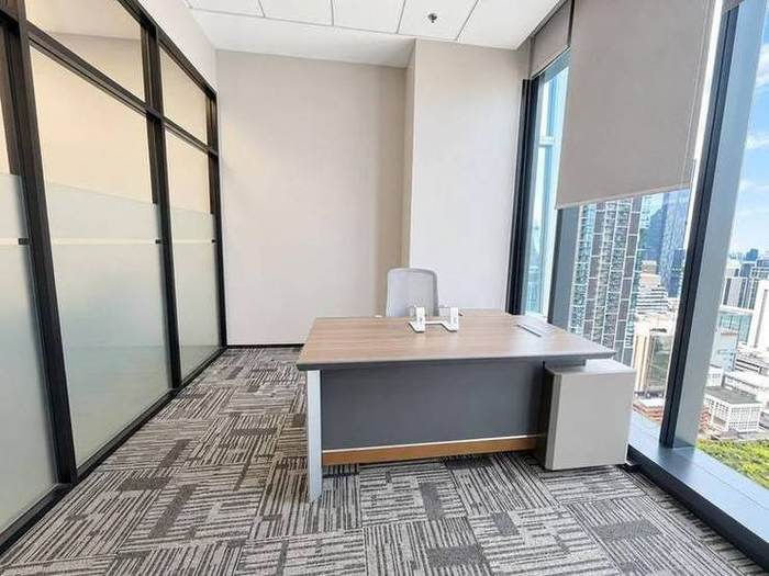 Okay Space · Pier 111 · 76 m²: Private office with sofa (example)