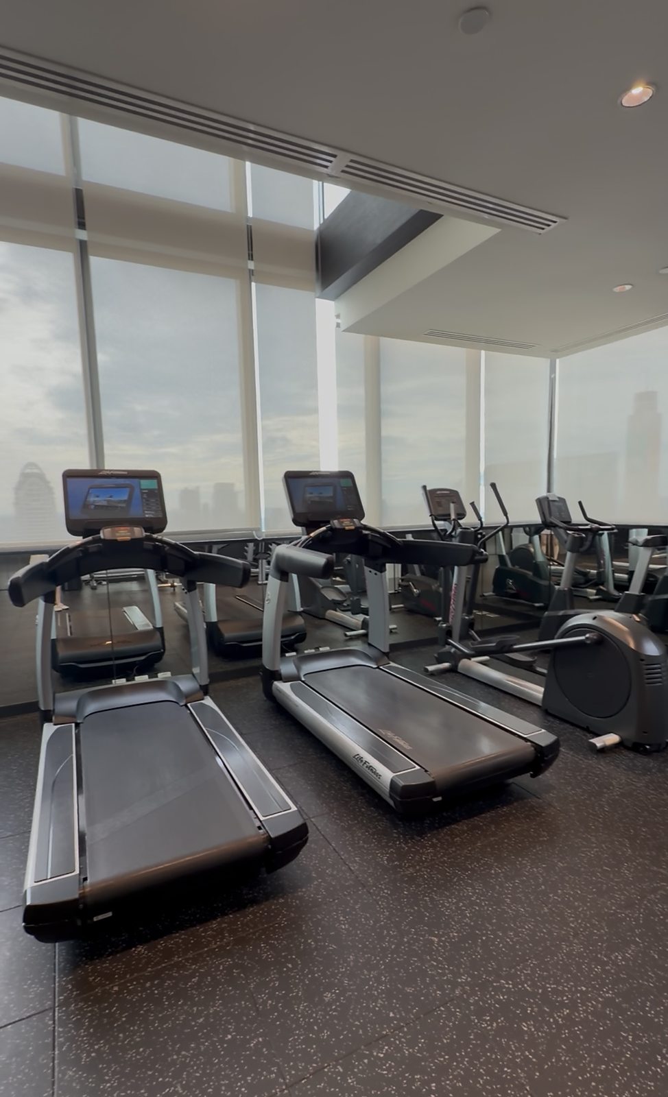 28 Chidlom: Fitness room
