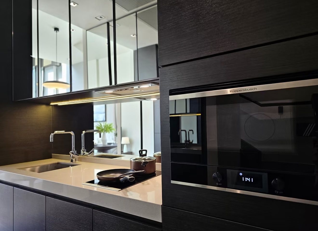 28 Chidlom: Kitchen
