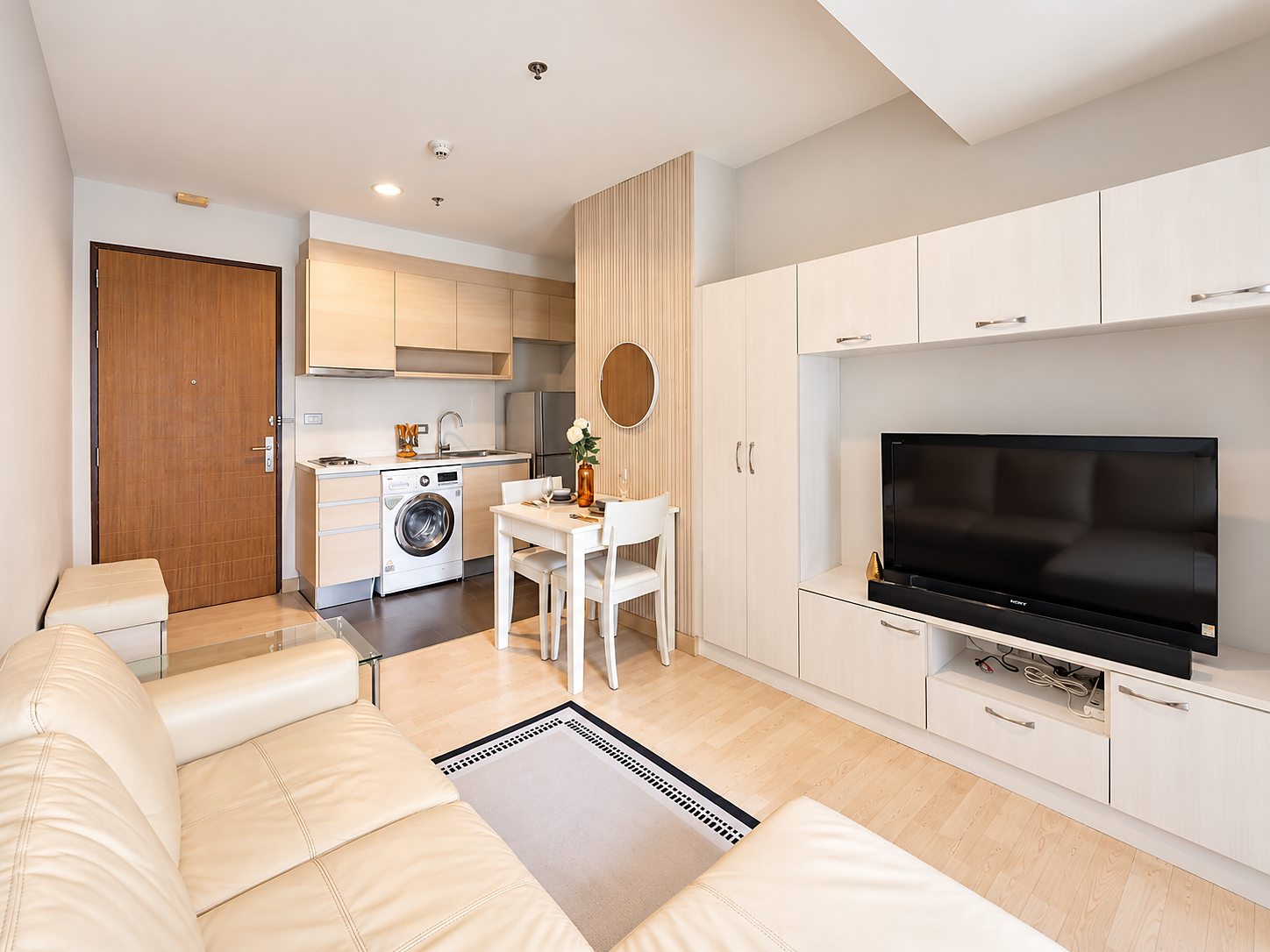 59 Heritage: Living room