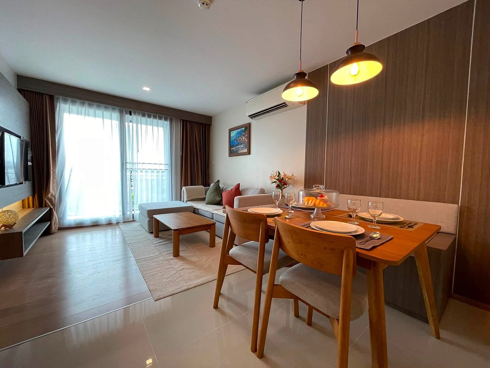Art @ Thonglor 25: Living and dining area