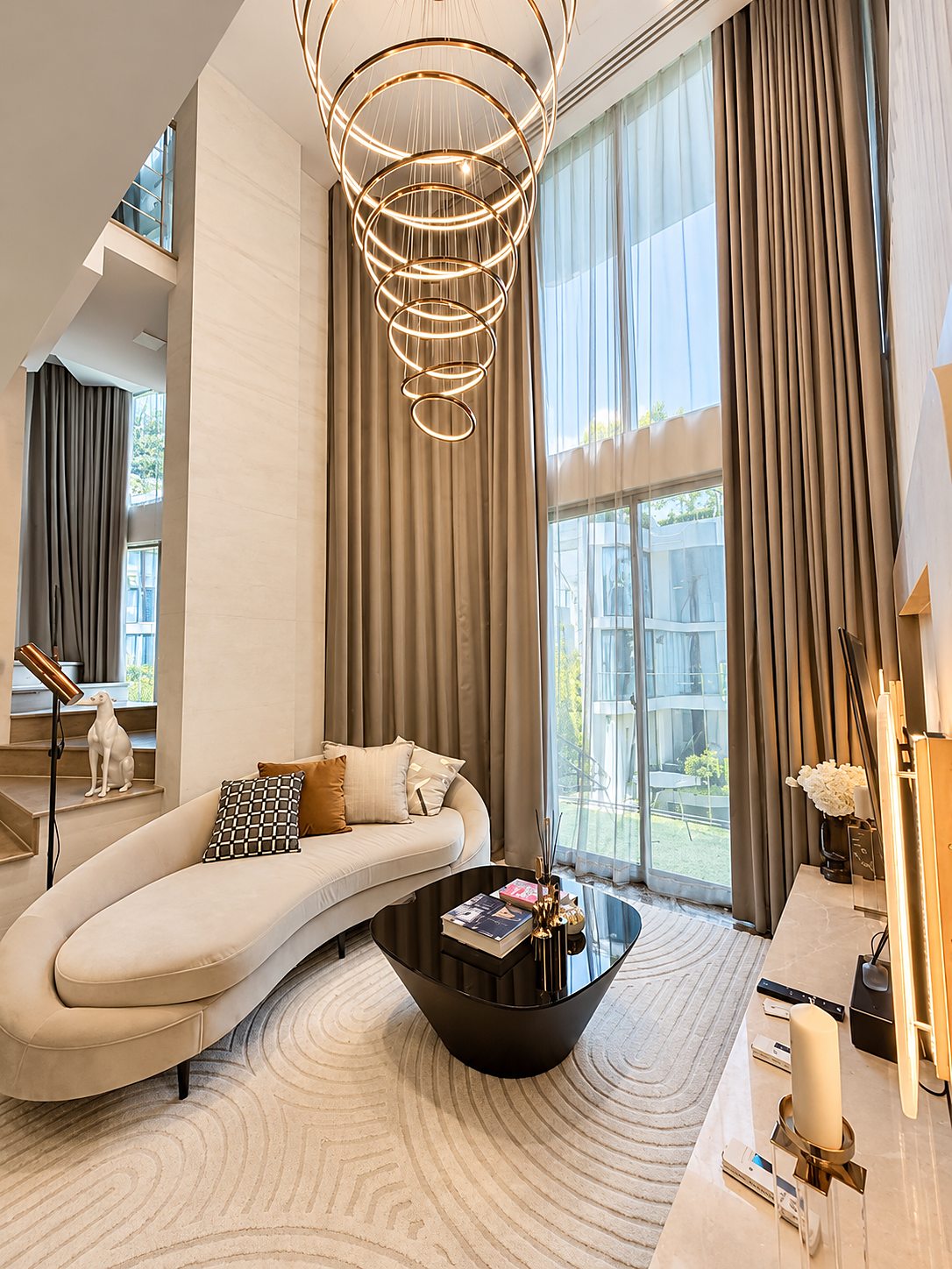 Ashton Residence 41: Double-height living room