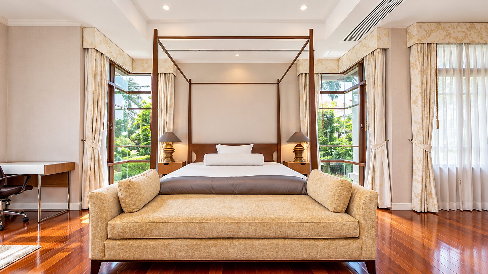 Baan Sansiri Sukhumvit 67: Master bedroom