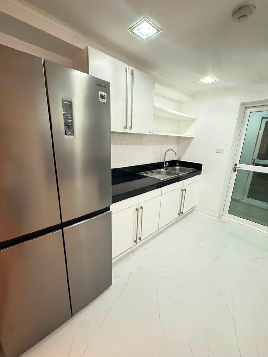 Baan Sirirudee: Kitchen