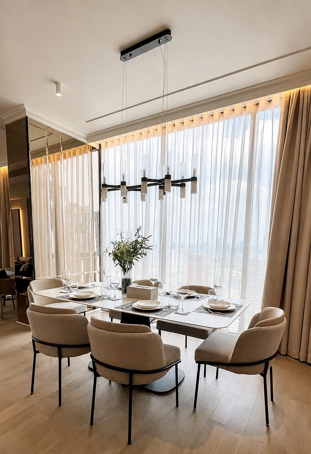 Celes Asoke: Dining area