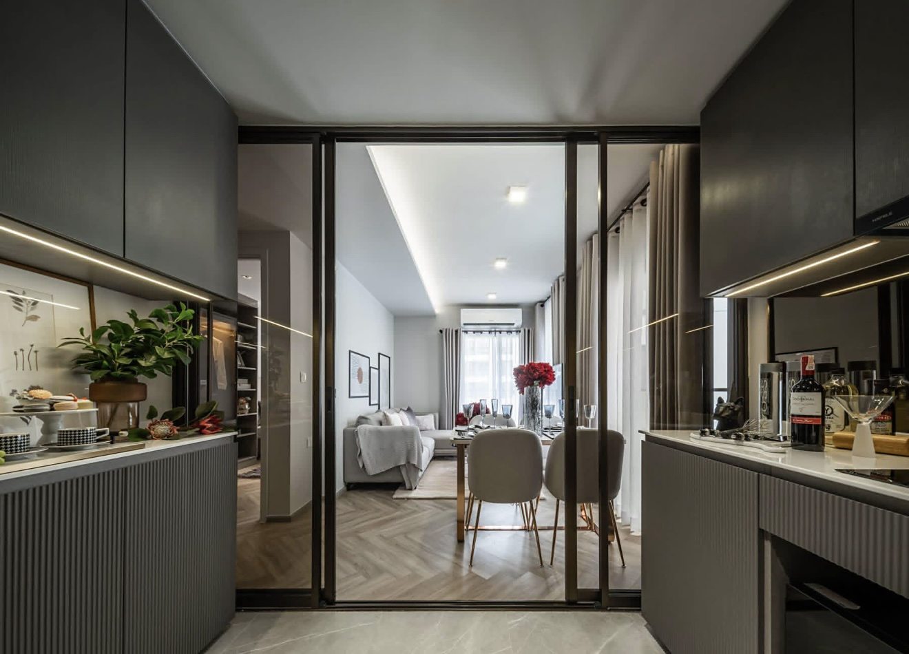 Chapter Thonglor 25: Kitchen and dining view