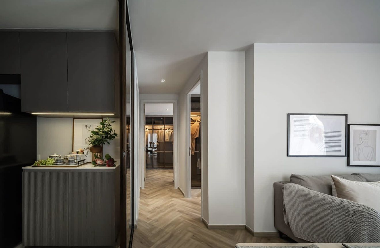 Chapter Thonglor 25: Hallway