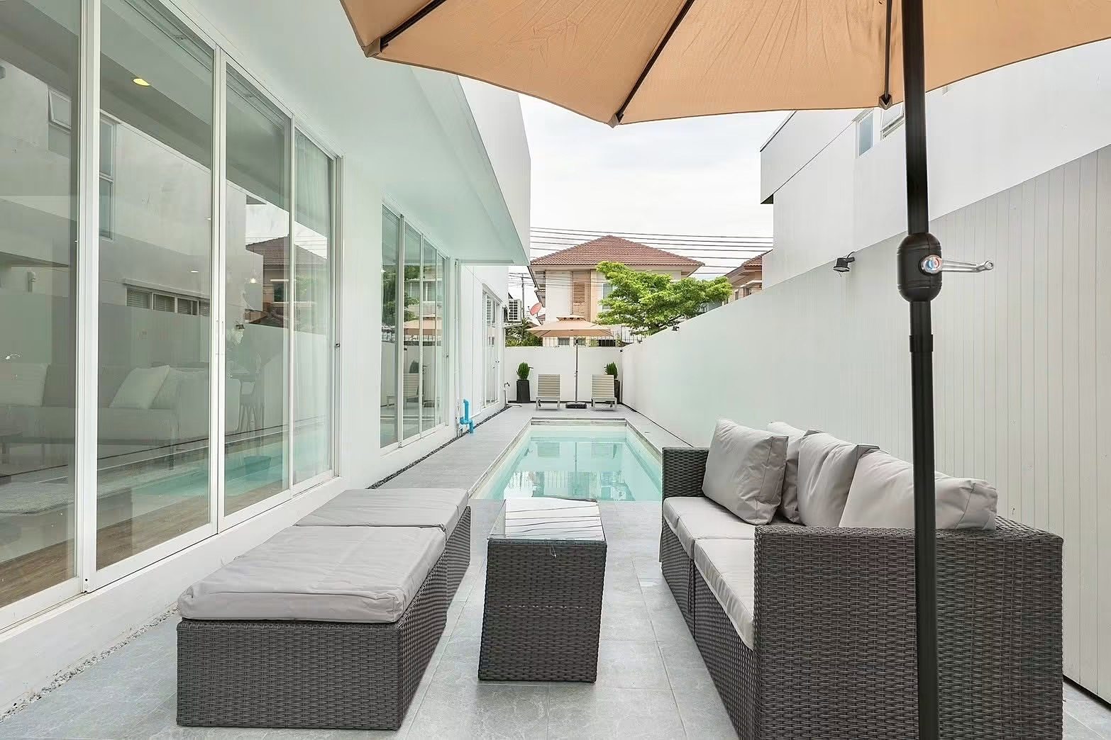 Courtyard Villa Rama 9 – Outer Ring: Pool terrace