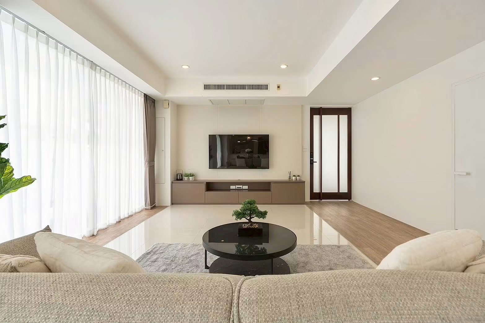 Courtyard Villa Rama 9 – Outer Ring: Living room