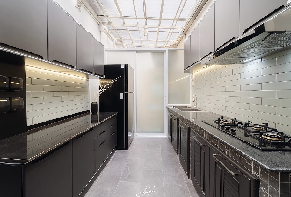 House Ekkamai 10 (Sukhumvit 65): Kitchen