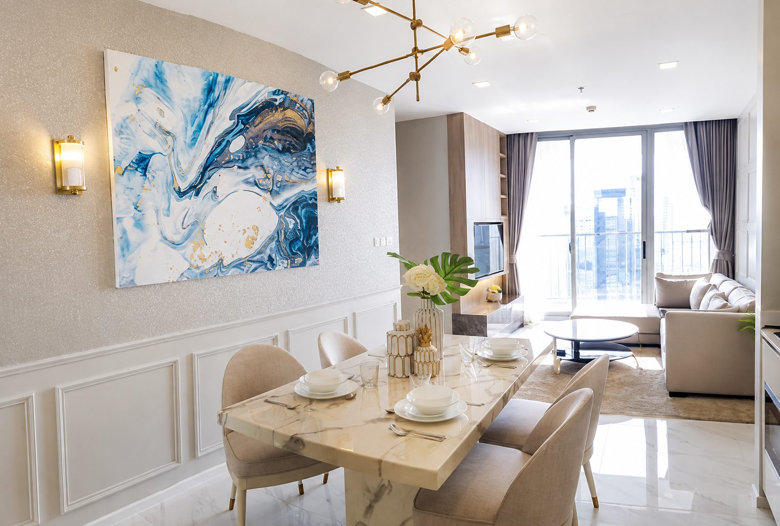 Hyde 11: Dining area