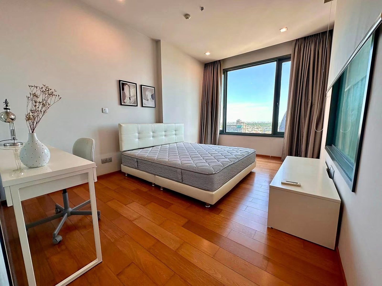 KEYNE by Sansiri: Bedroom