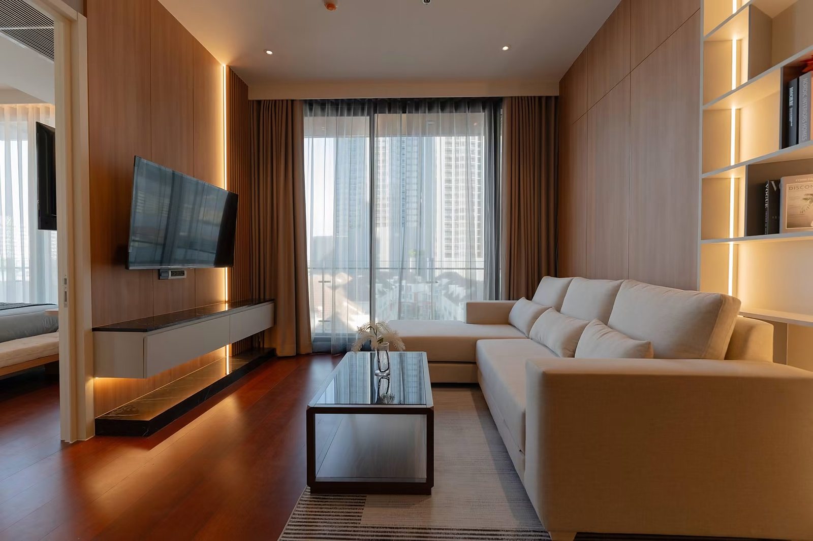 KHUN by YOO Thonglor: Living room