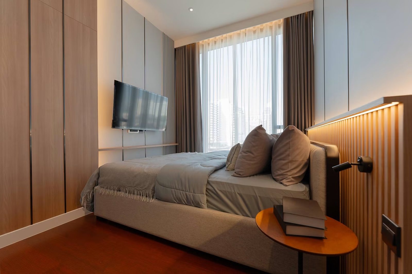 KHUN by YOO Thonglor: Second bedroom