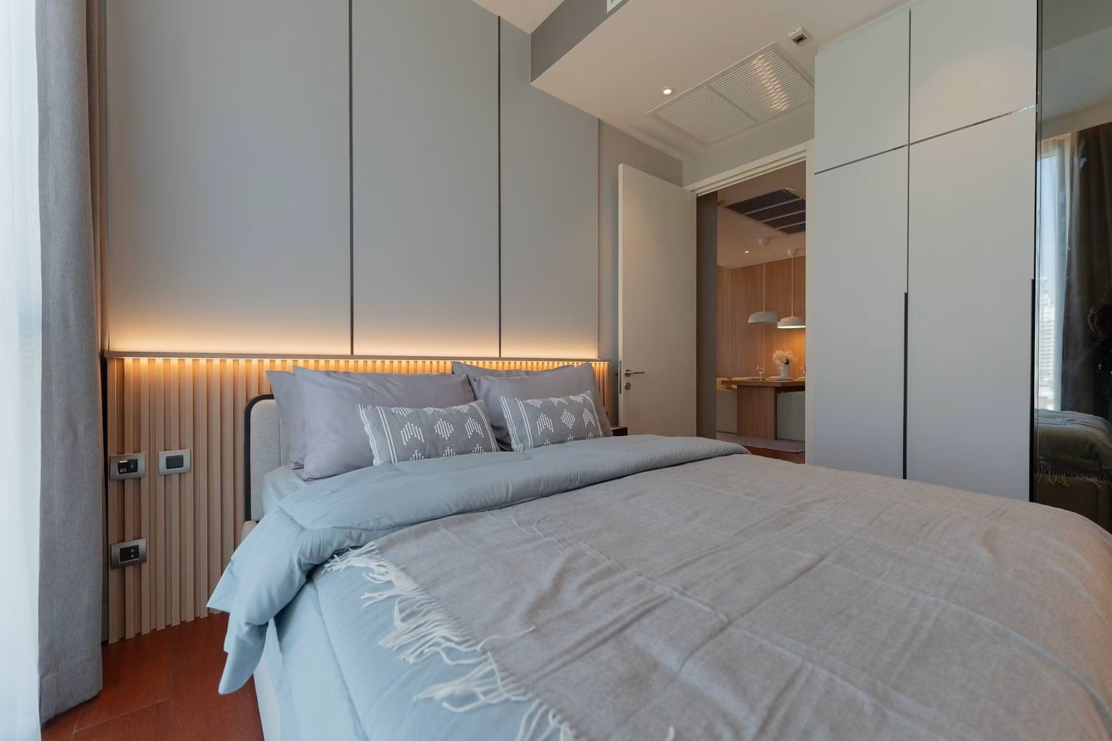 KHUN by YOO Thonglor: Bedroom
