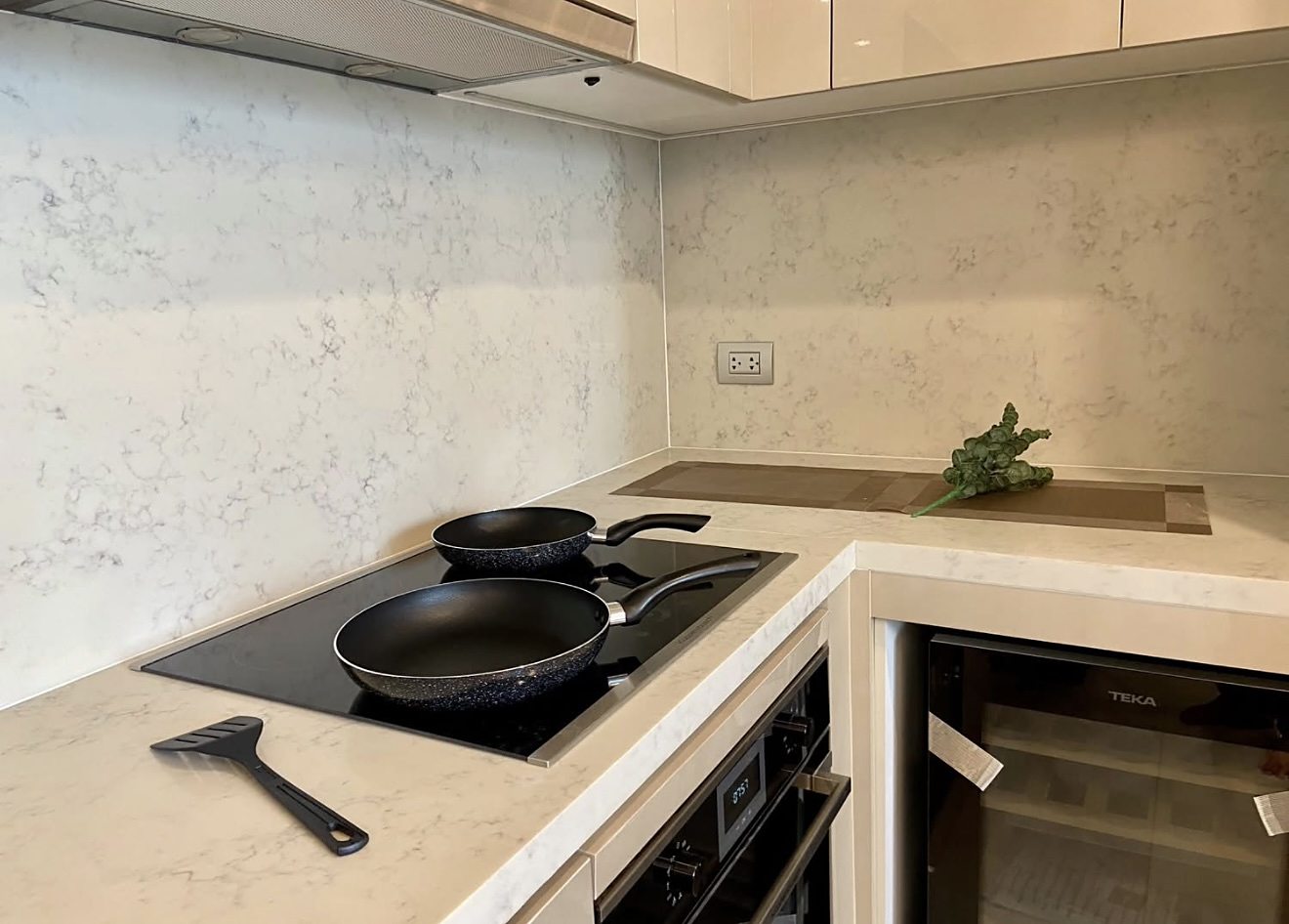 LAVIQ Sukhumvit 57: Kitchen
