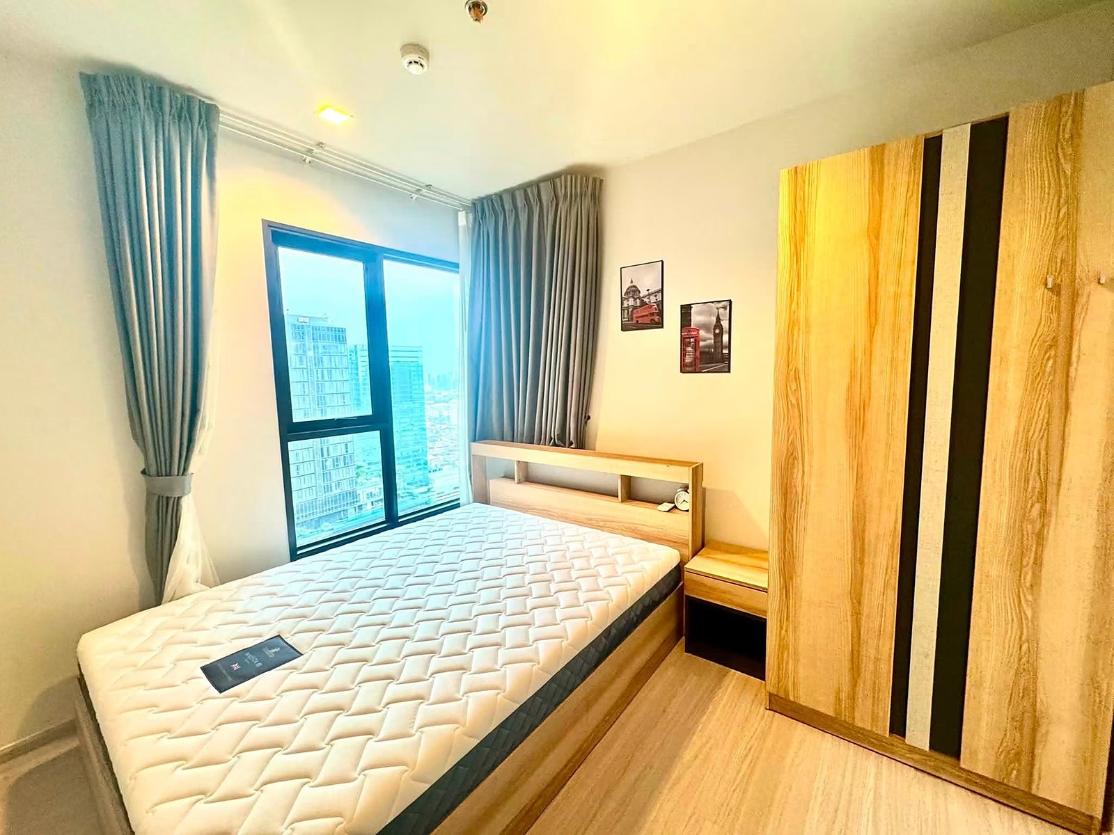 Life Asoke - Rama 9: Second bedroom