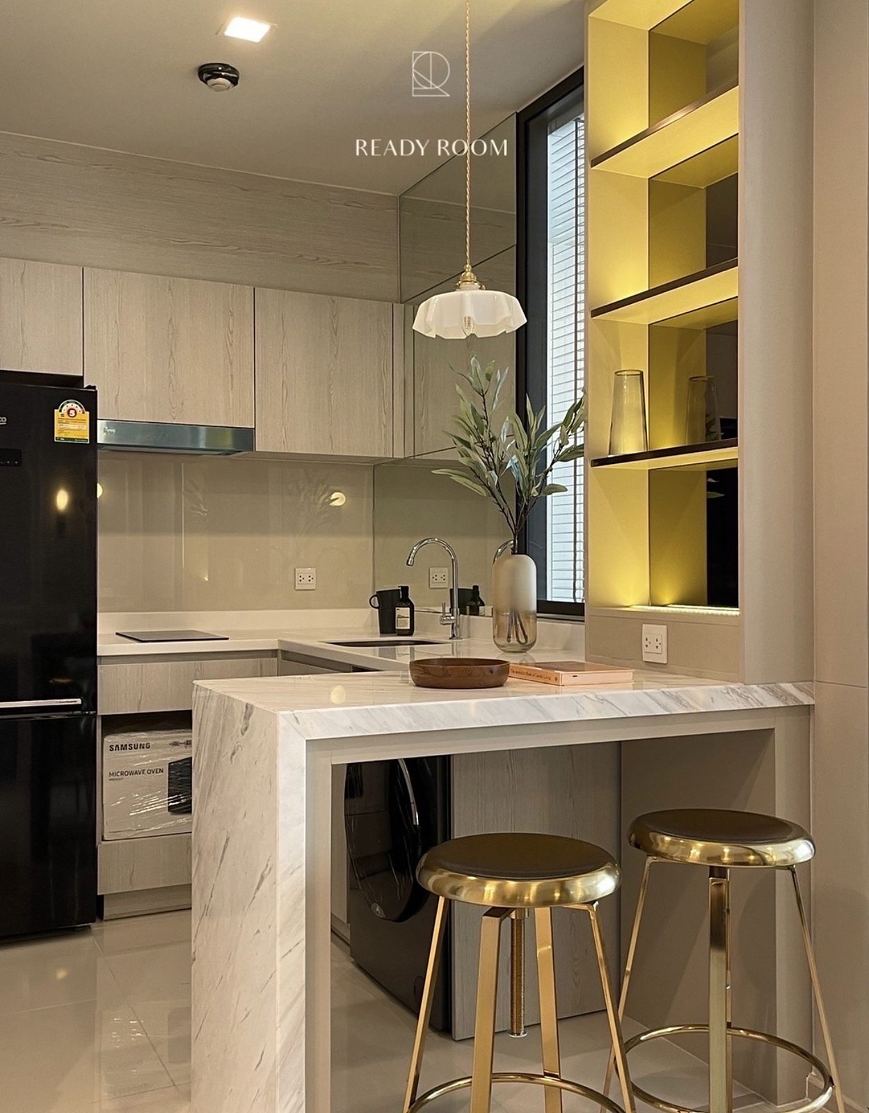 Life One Wireless: Kitchen and breakfast bar