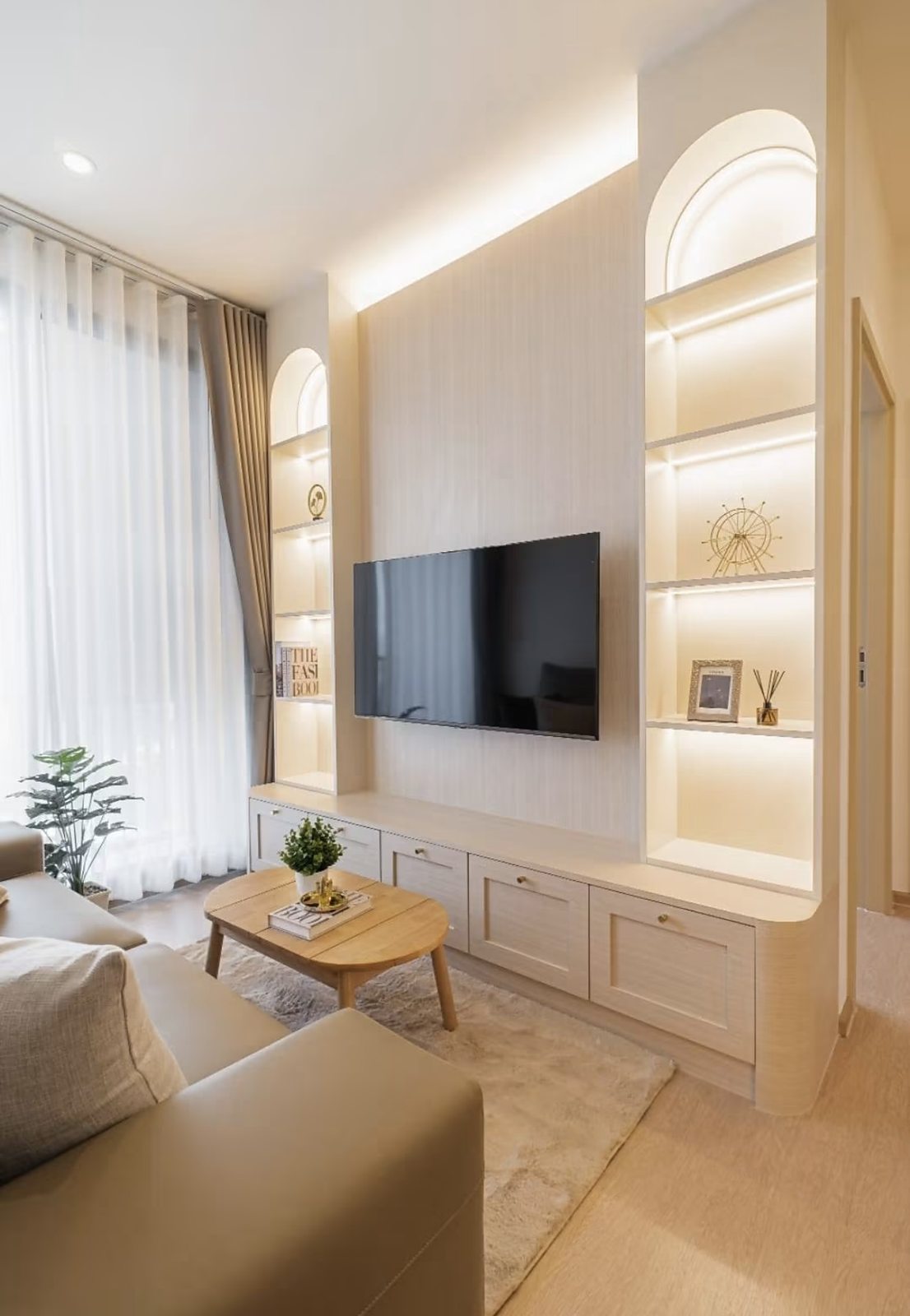 MARU Ekkamai 2: Living room