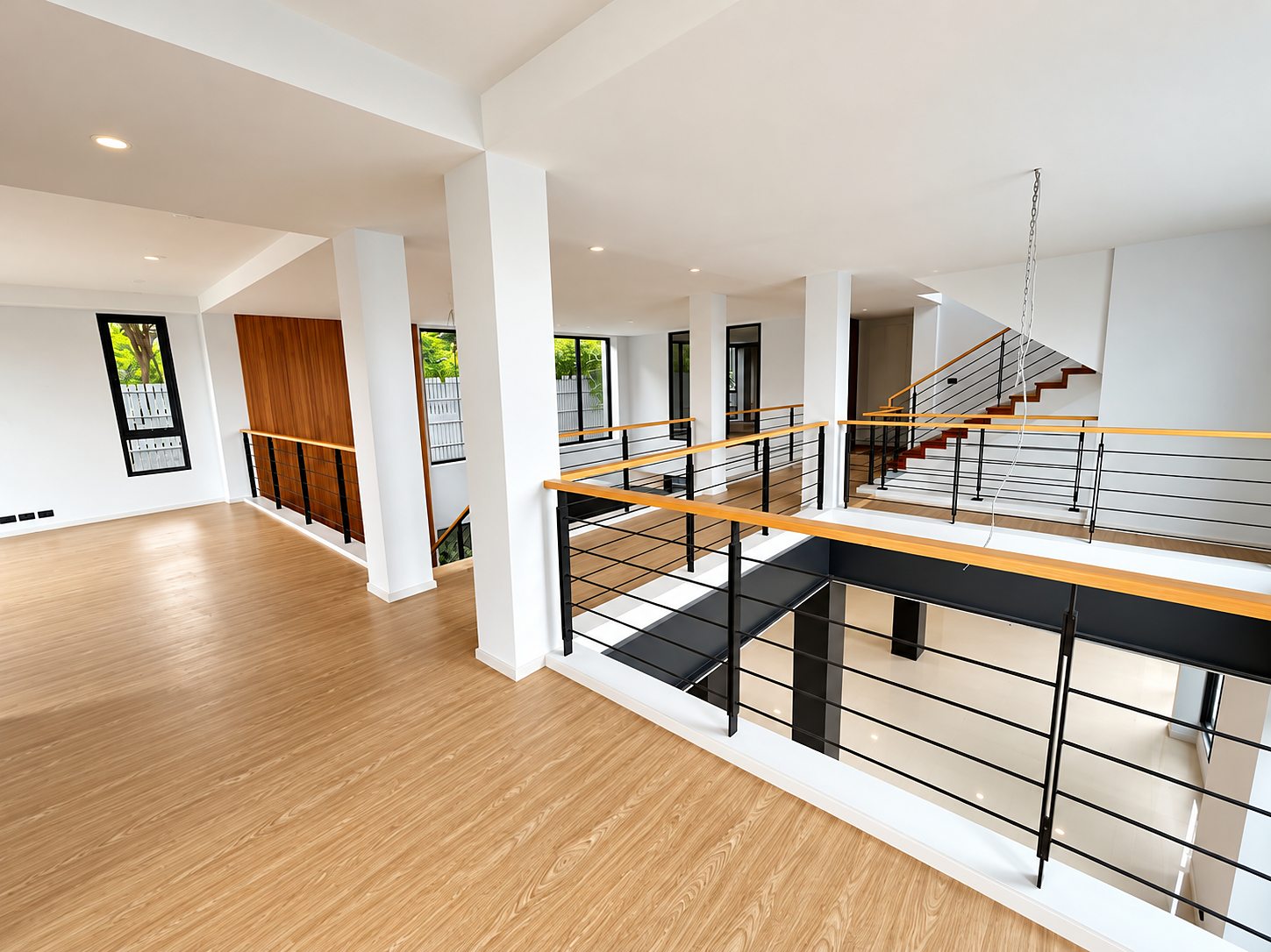 Modern Pool Villa Sukhumvit 71: Upper floor landing