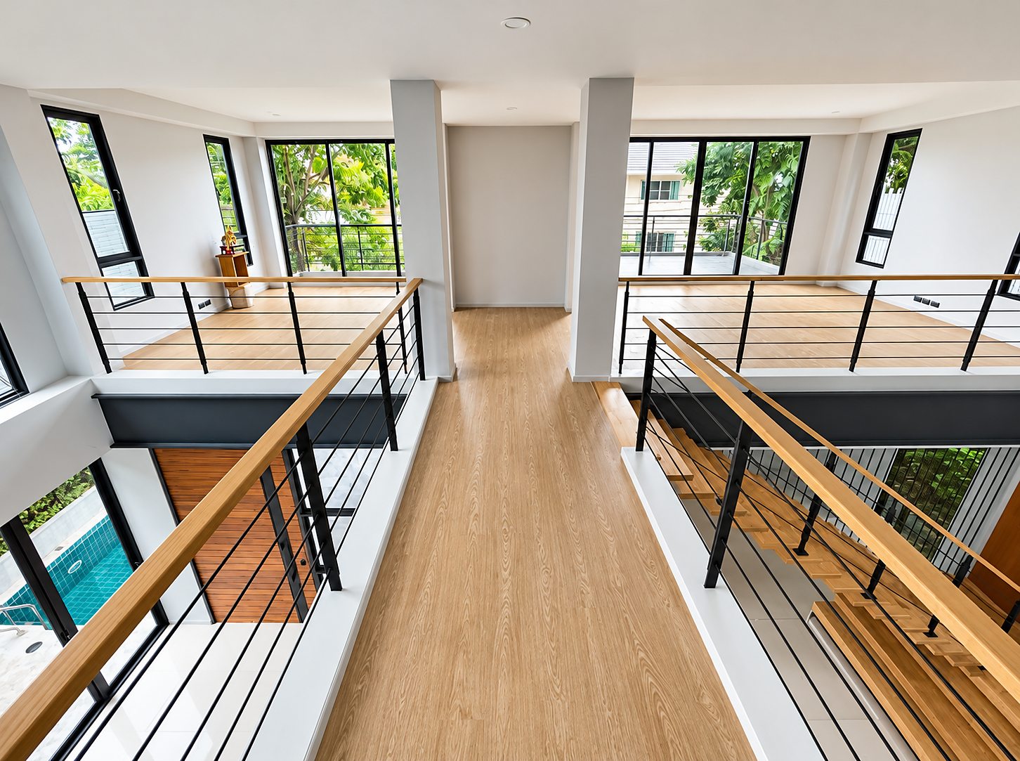 Modern Pool Villa Sukhumvit 71: Upper floor walkway
