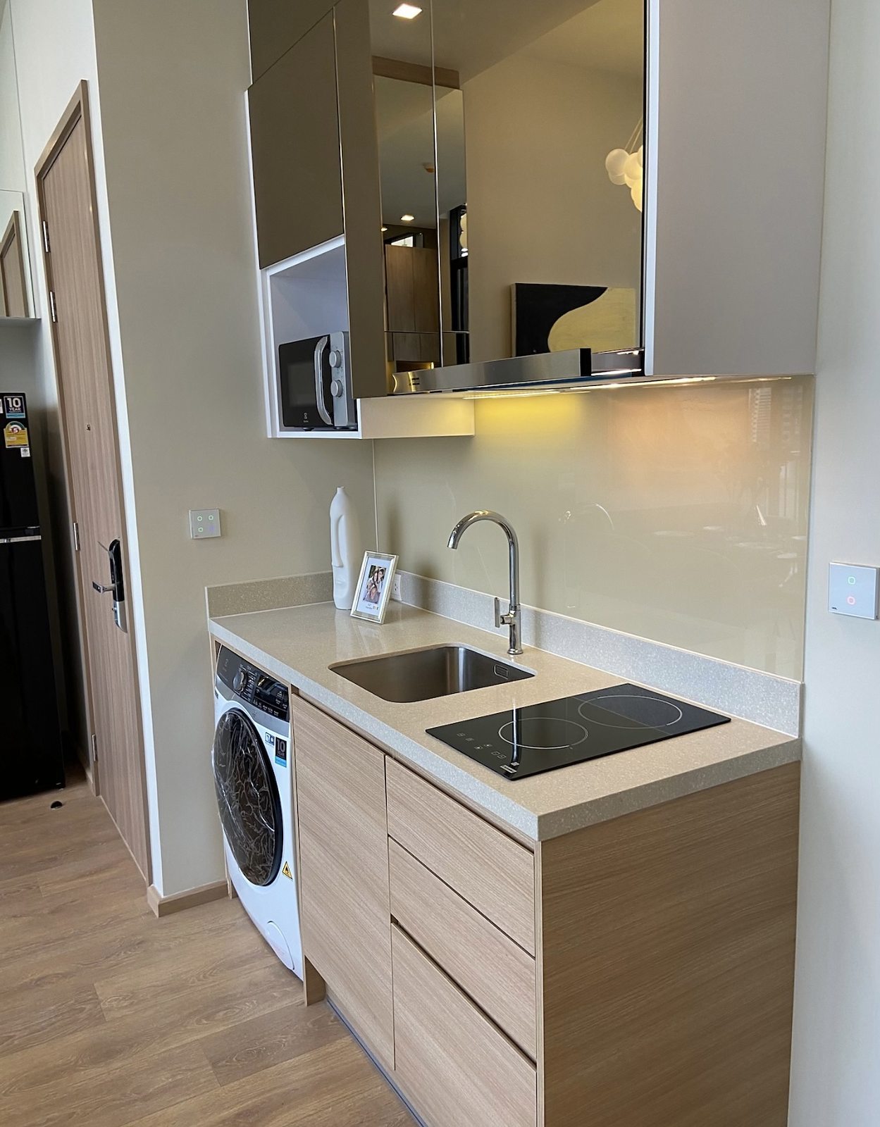 Noble Around 33: Kitchenette