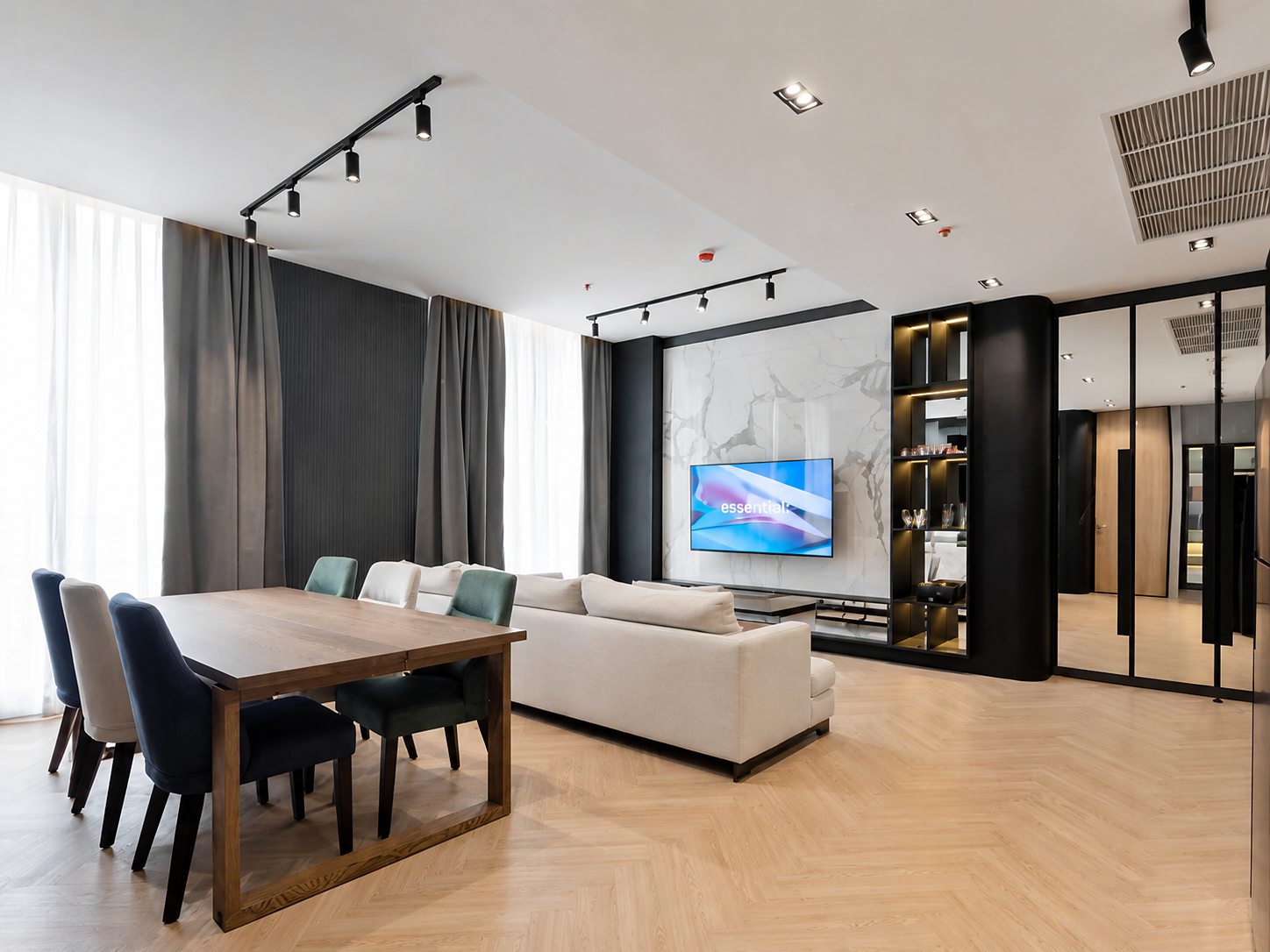 Noble BE19: Living and dining area