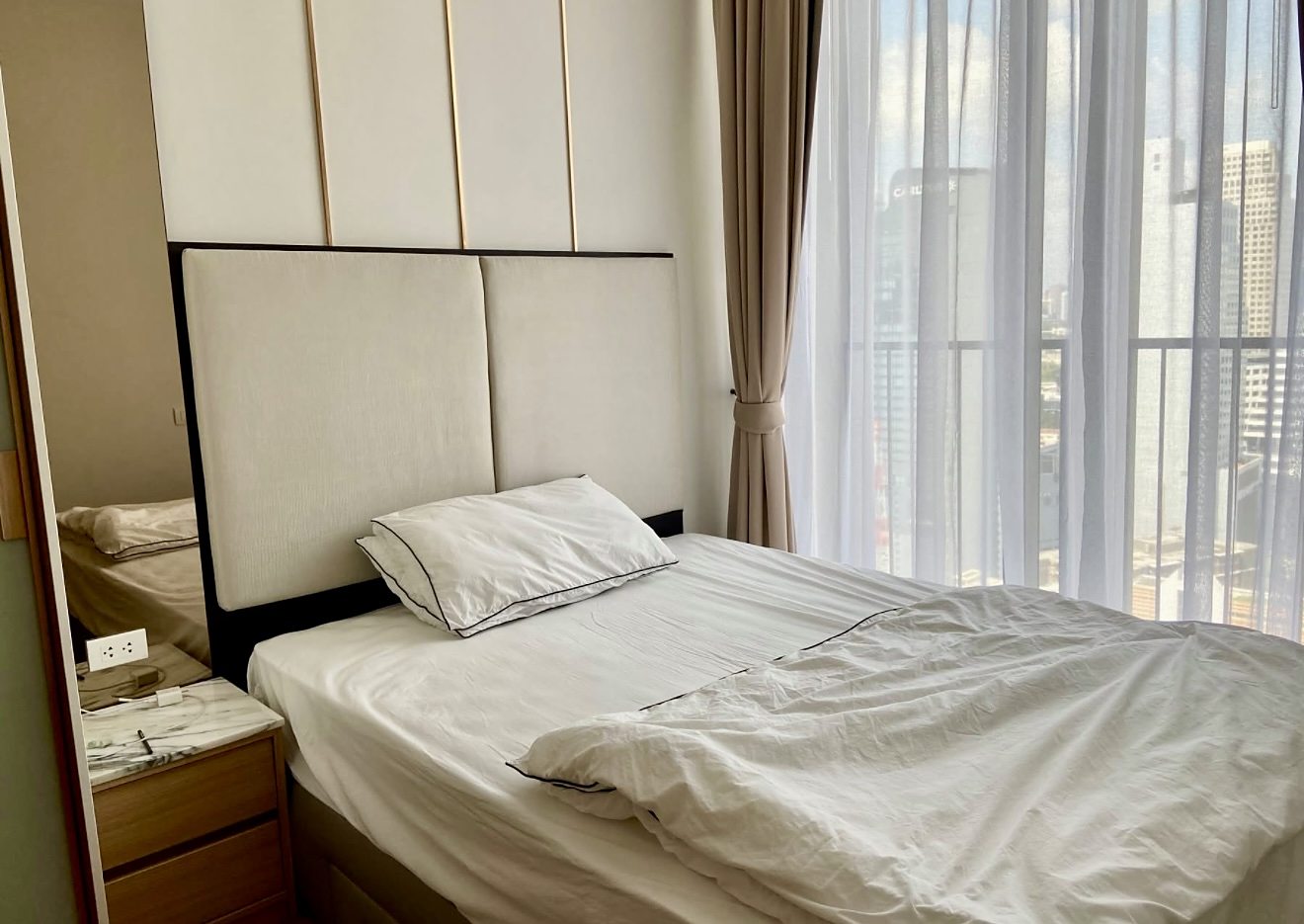 Noble BE33: Master bedroom