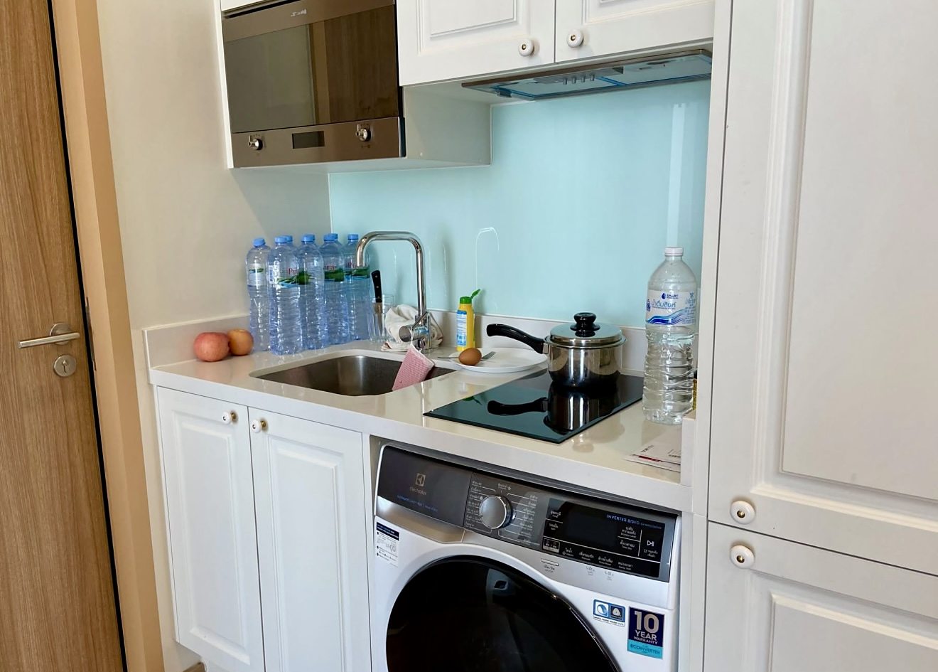 Noble BE33: Kitchen