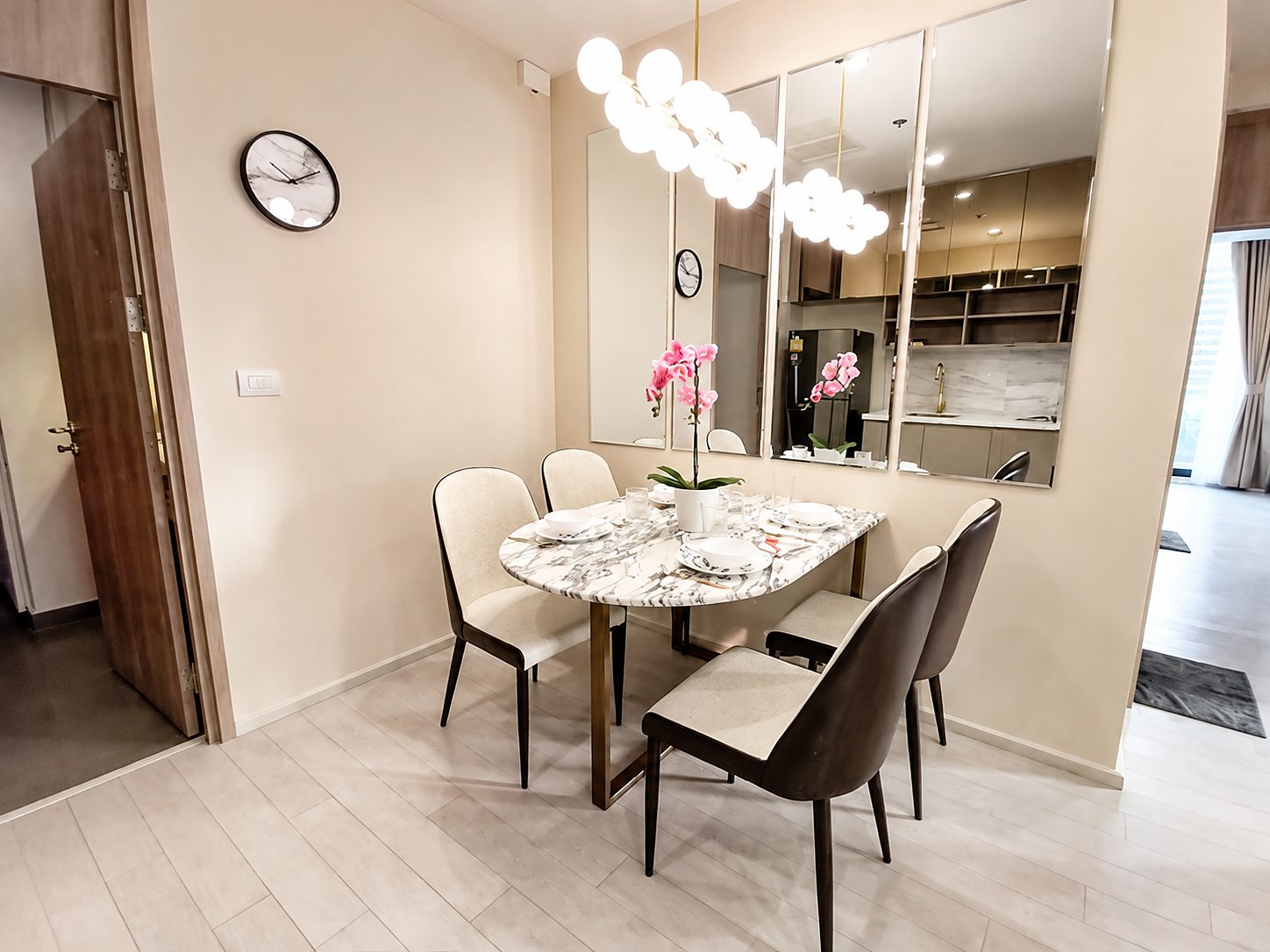 Noble Ploenchit: Dining area