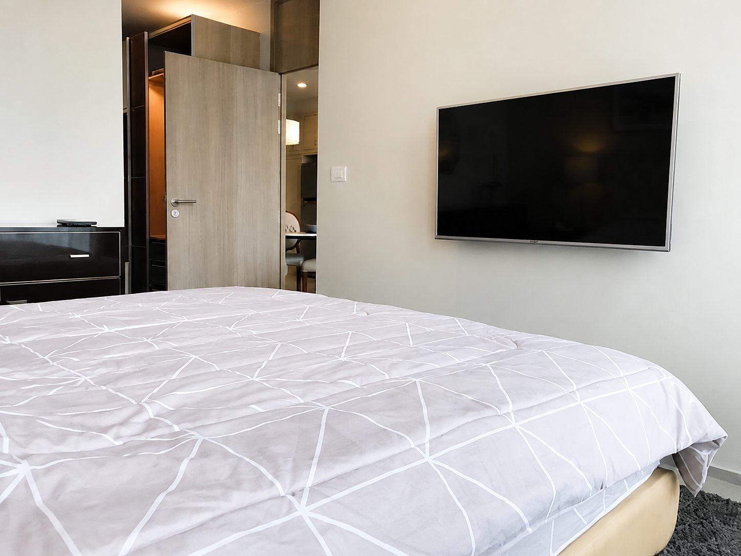 Noble Ploenchit: Second bedroom