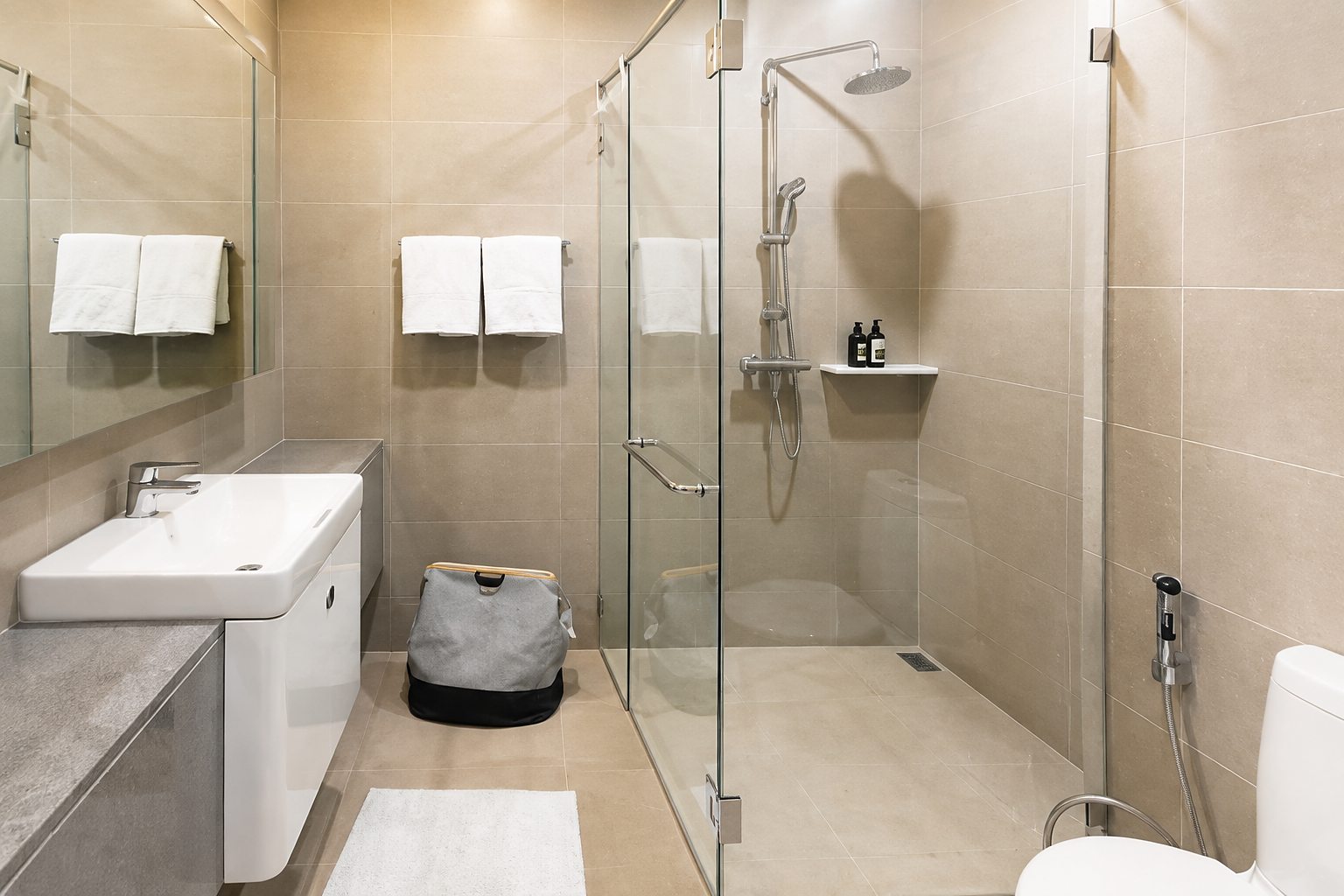 Noble Ploenchit: Bathroom