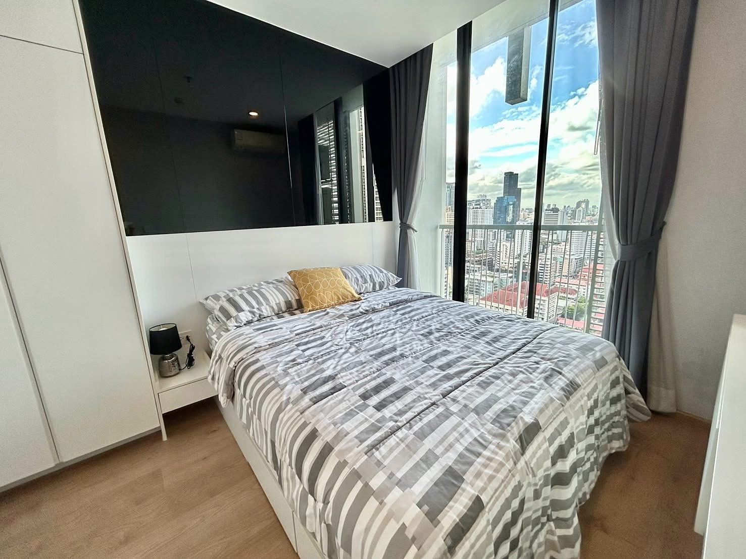 Noble Recole Sukhumvit 19: Master bedroom