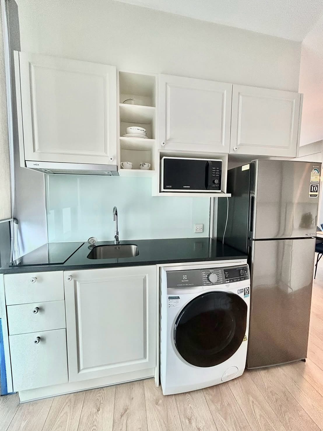 Noble Recole Sukhumvit 19: Kitchen