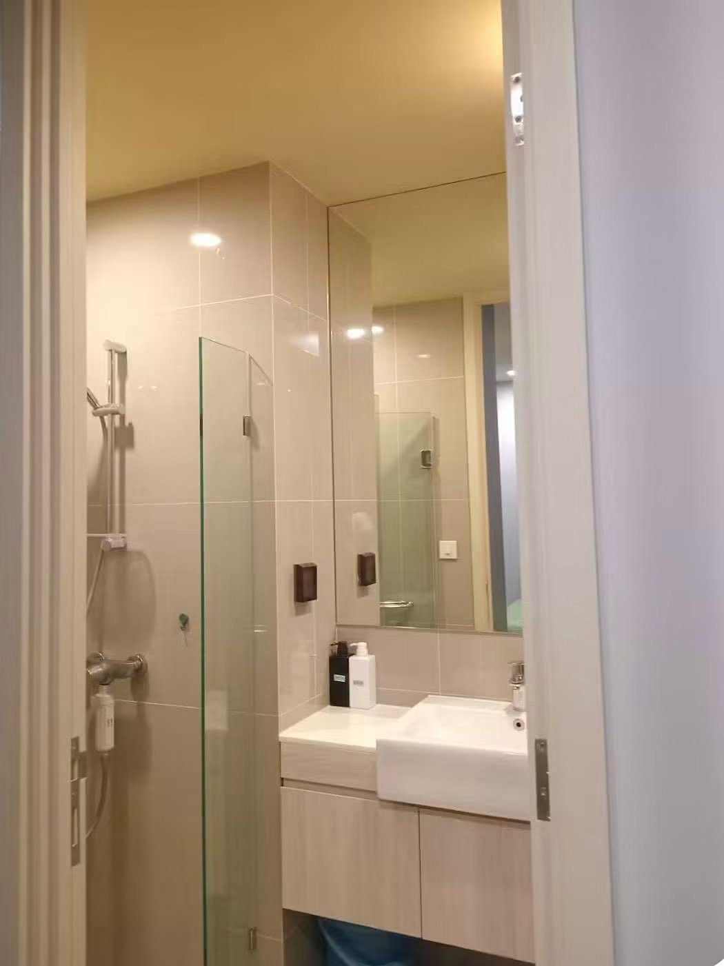 Noble Recole Sukhumvit 19: Bathroom