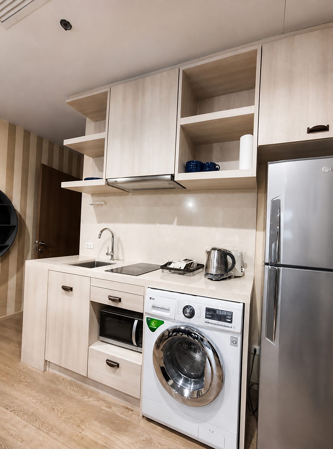 Noble Refine Sukhumvit 26: Kitchen