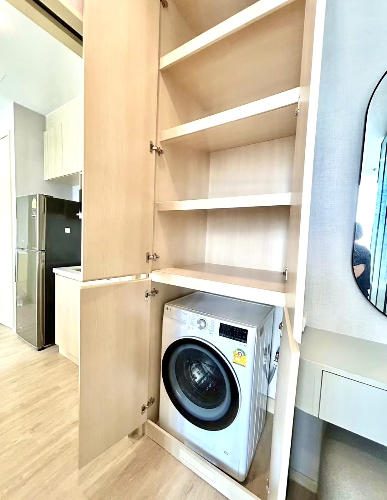Noble State Sukhumvit 39: Washing machine cabinet