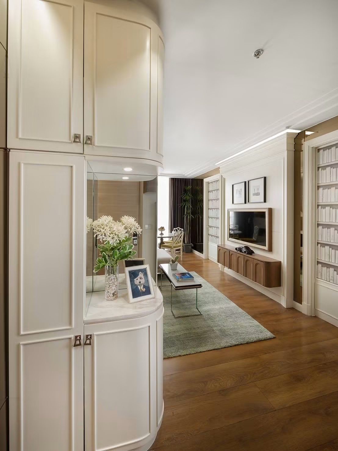 Park Origin Phrom Phong: Living room