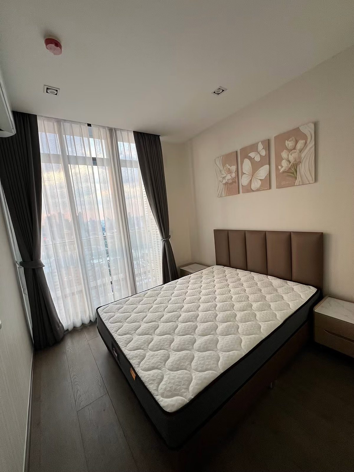 Park Origin Phrom Phong: Master bedroom