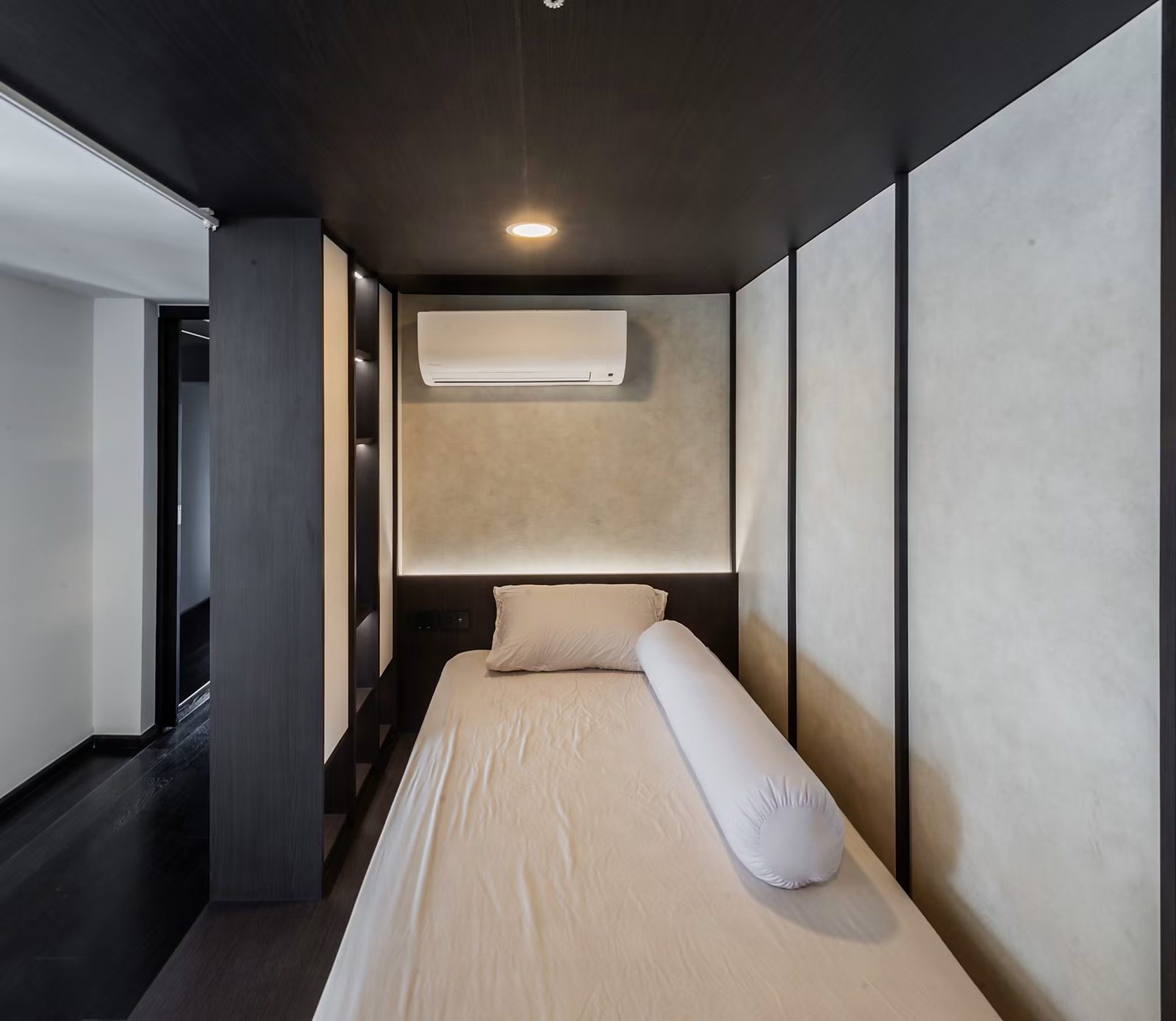 Park Origin Thonglor: Second bedroom