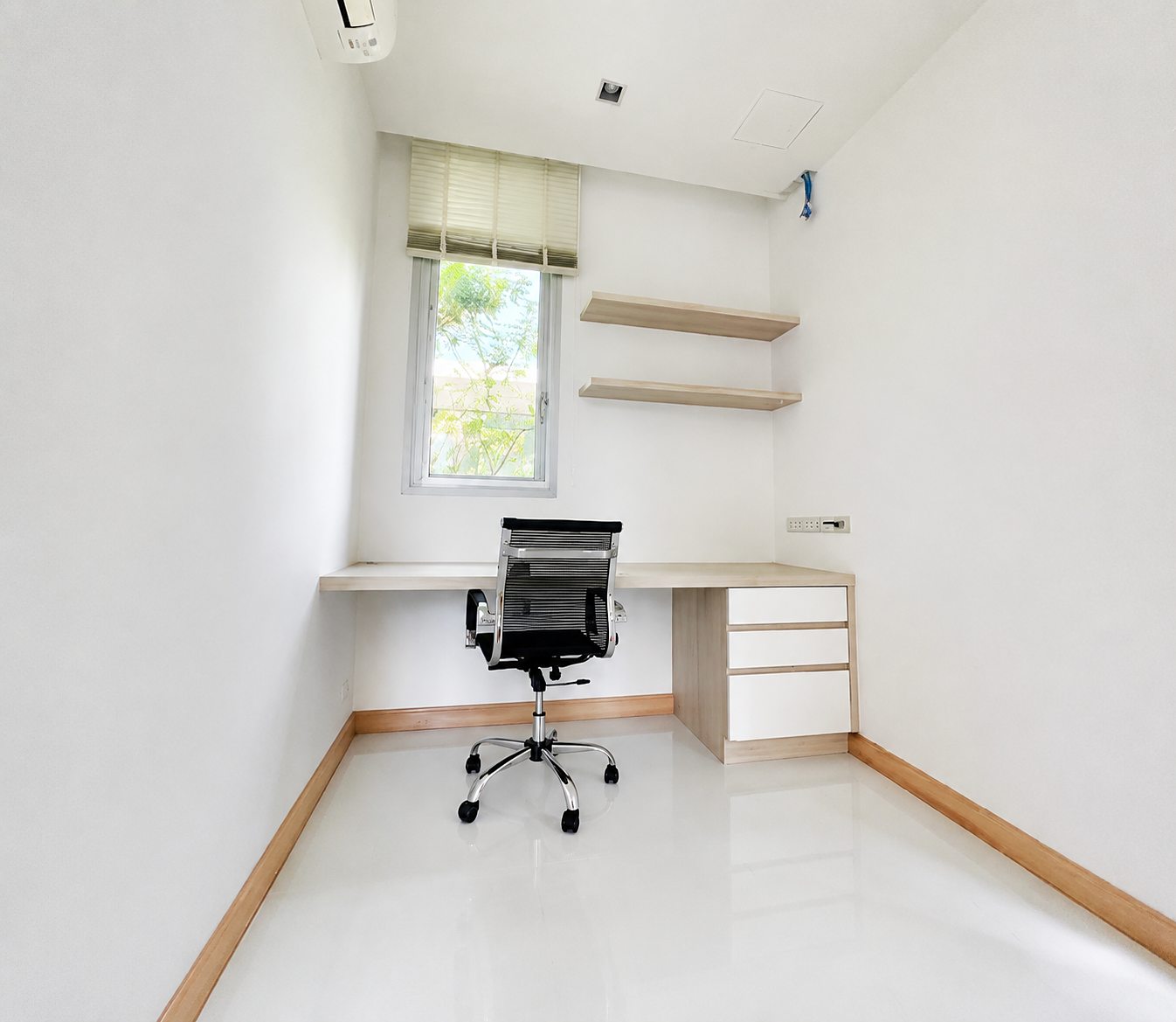 3-Storey Private Pool House ซอยศูนย์วิจัย: Study room