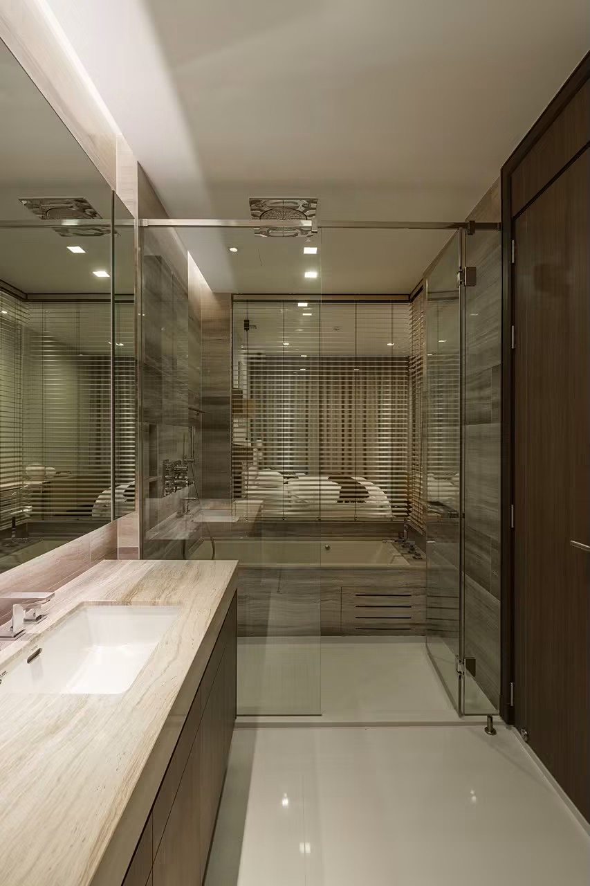 Q1 Sukhumvit: Bathroom