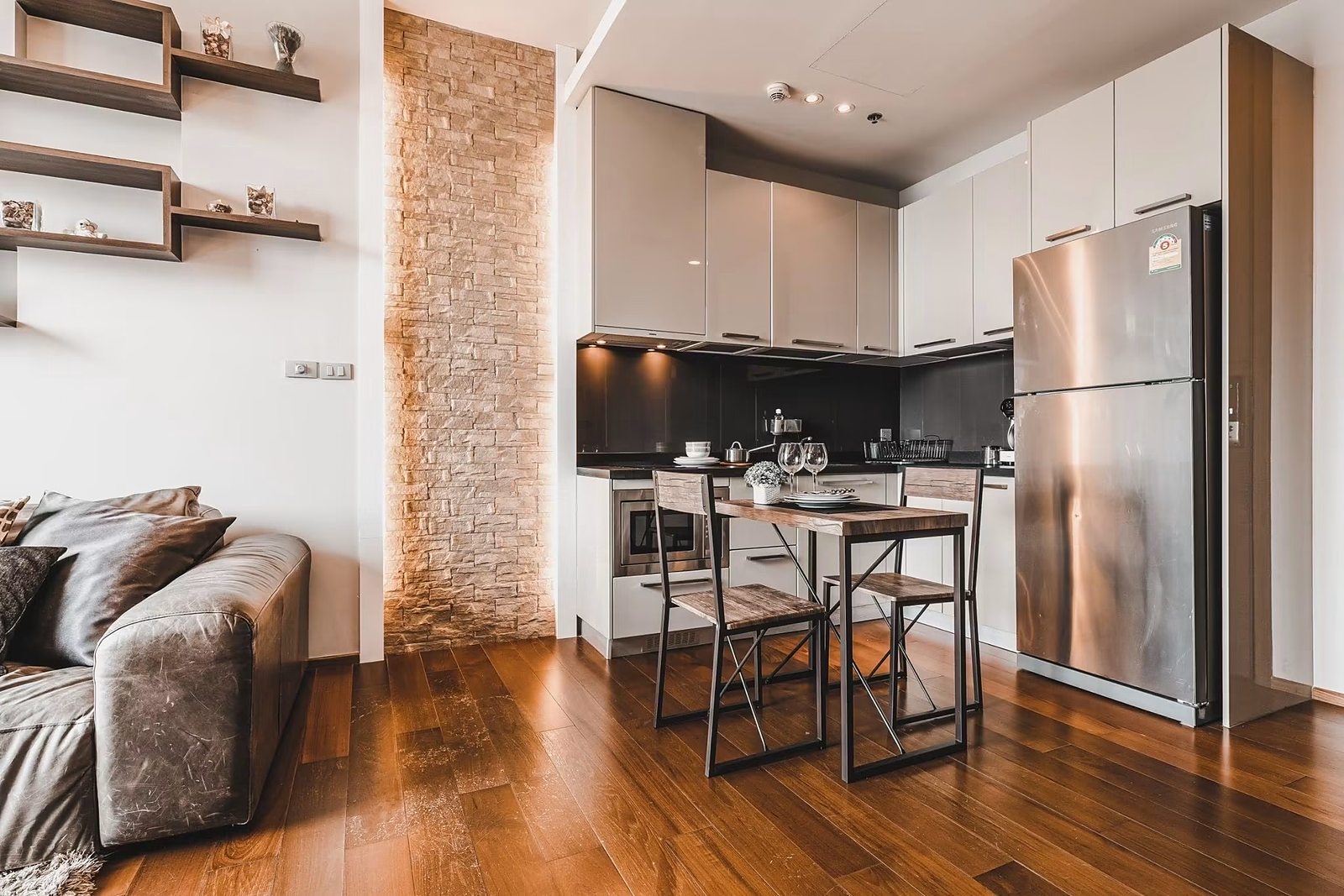 Quattro by Sansiri: Living and kitchen area