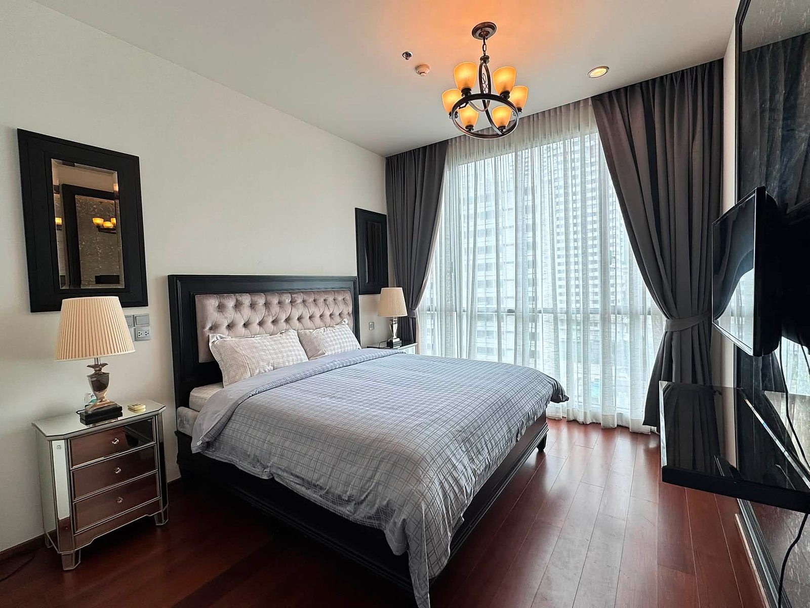Quattro by Sansiri: Bedroom