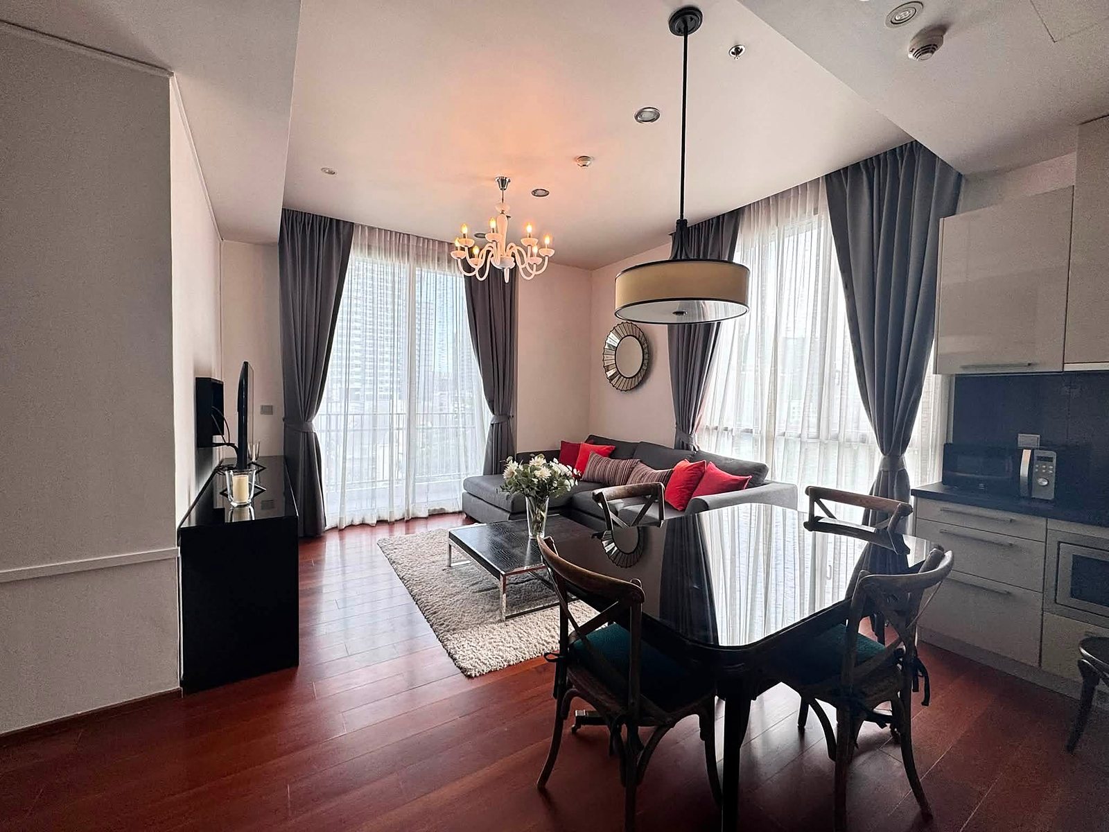 Quattro by Sansiri: Open-plan living room