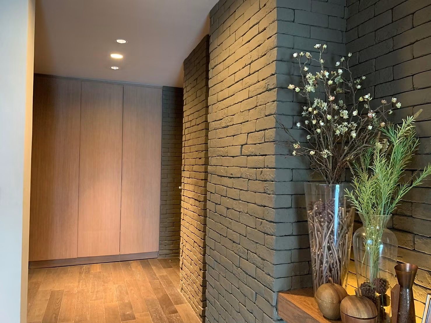 Rende Sukhumvit 23: Built-in storage