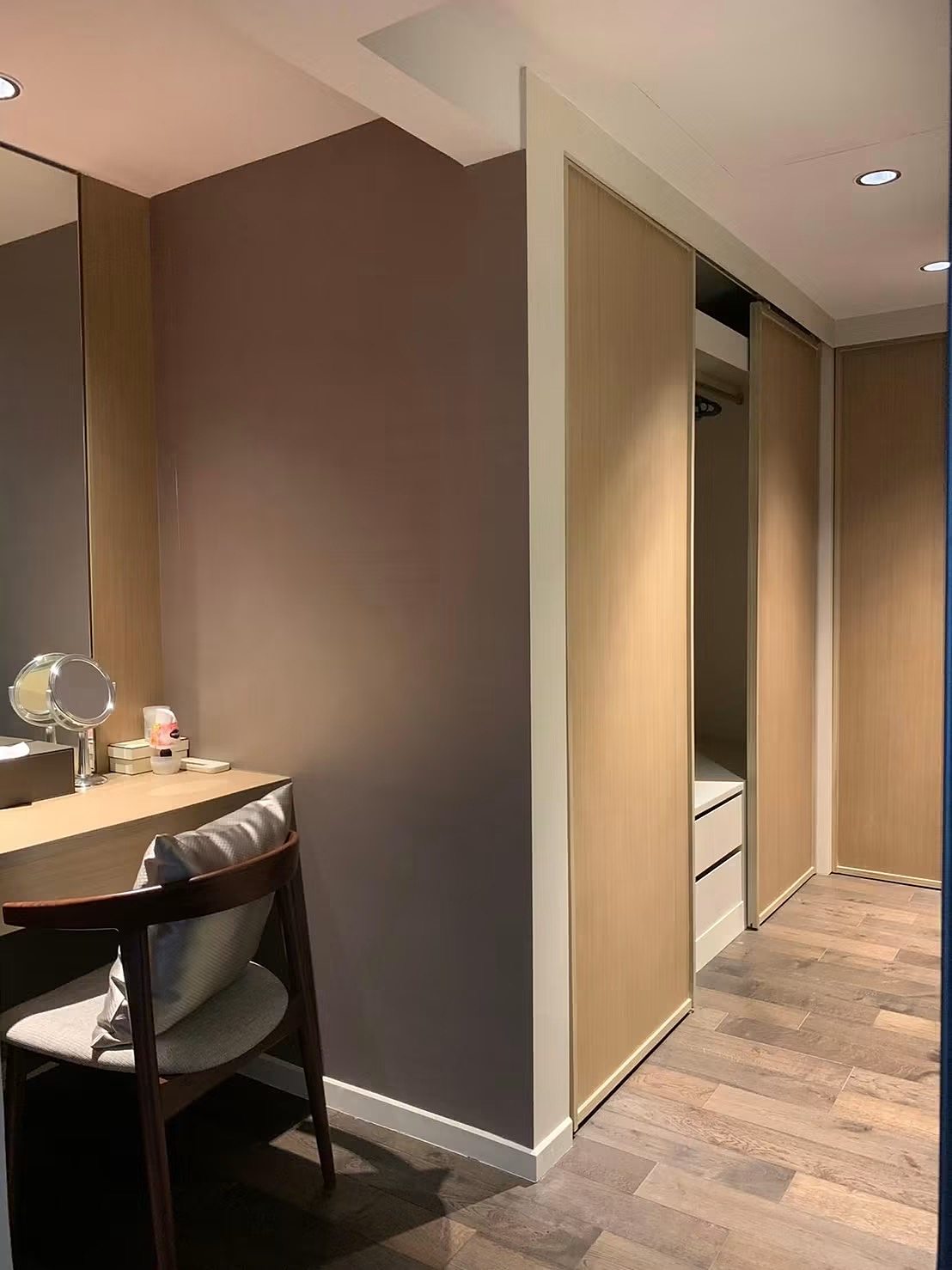 Rende Sukhumvit 23: Dressing area