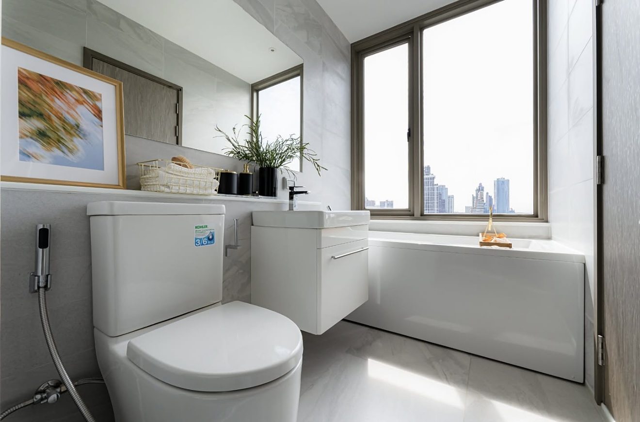 Rhythm Ekkamai Estate: Bathroom [show unit]